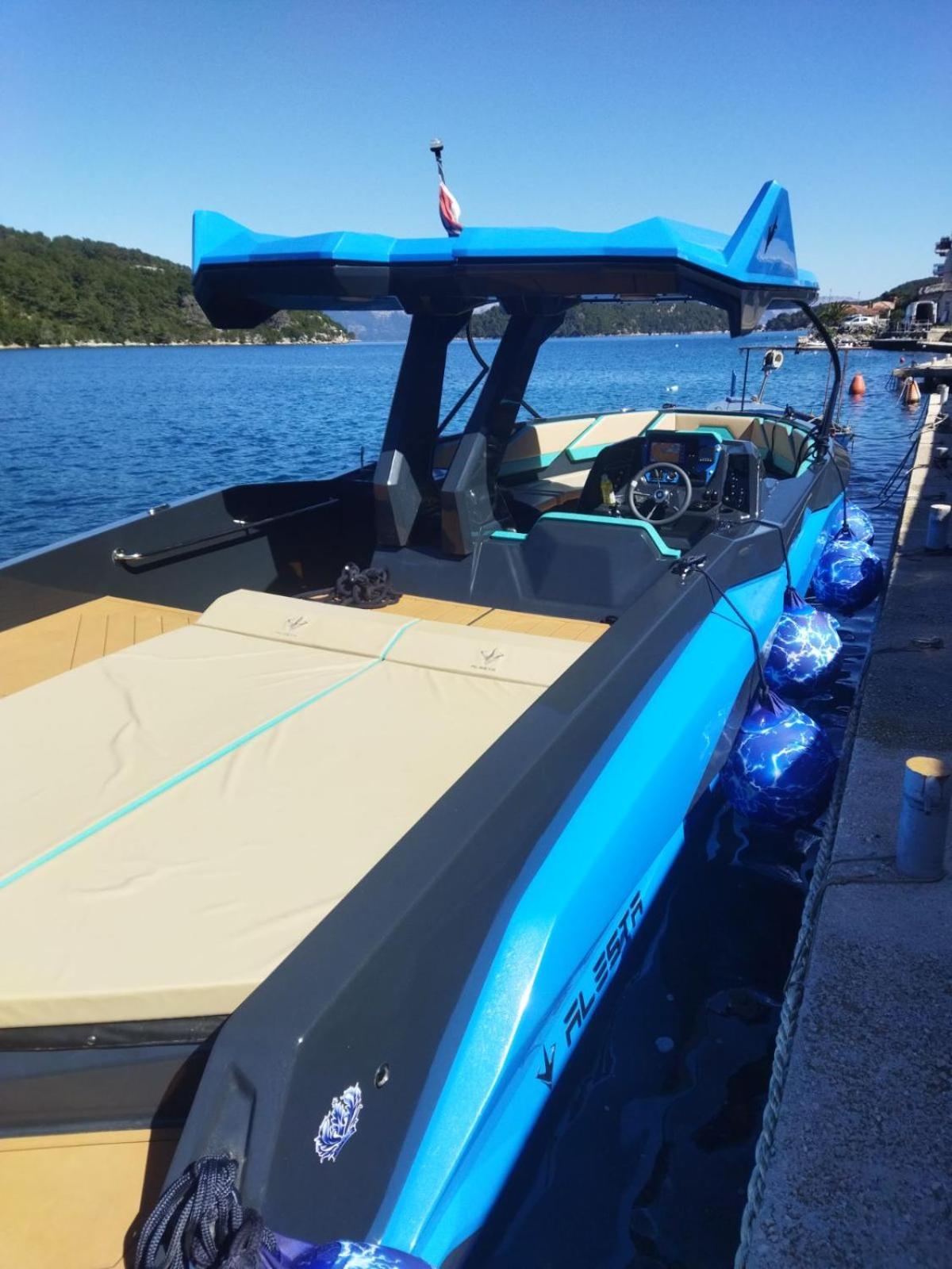 Raptor Botel Dubrovnik