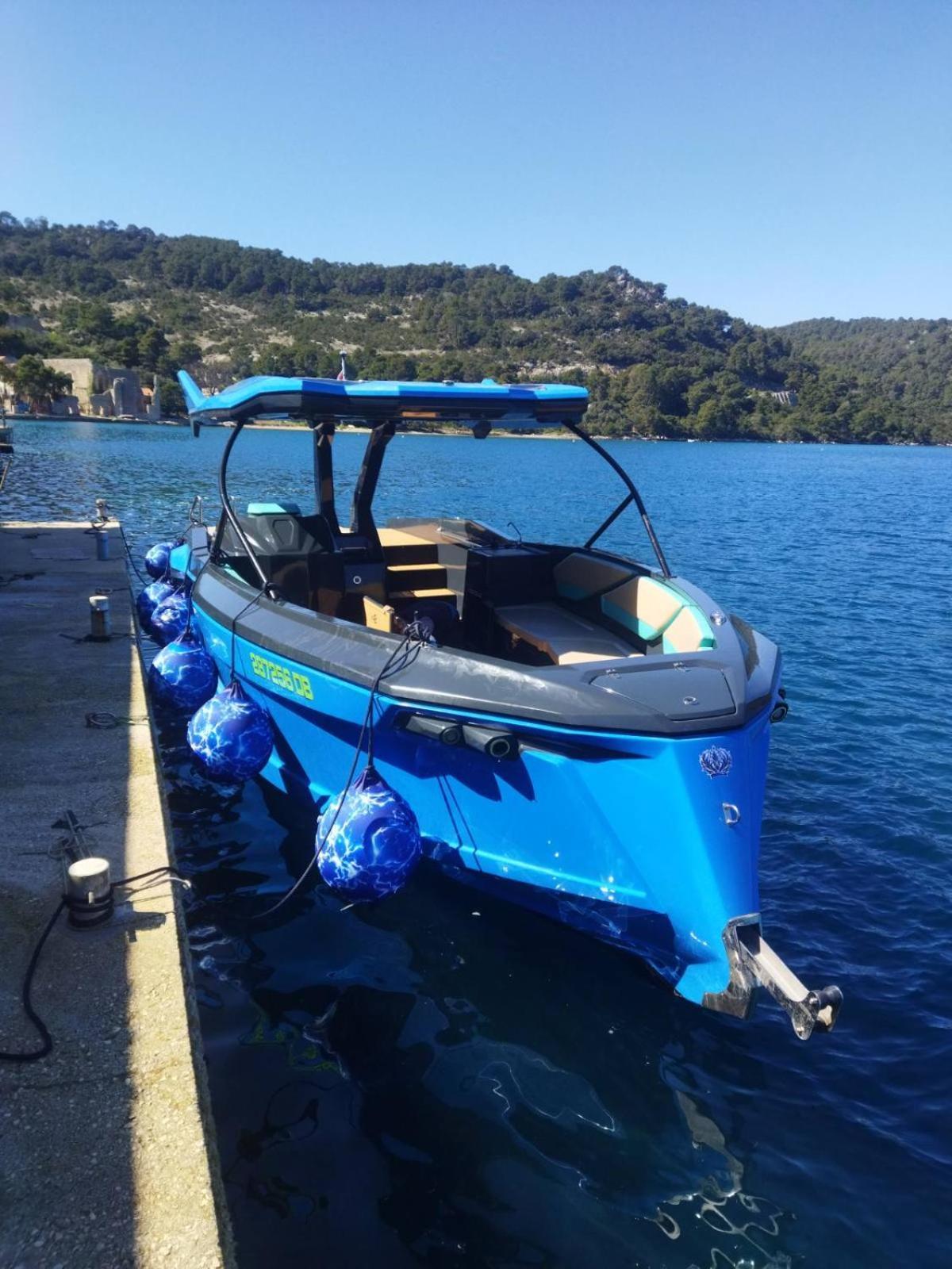 Botel Raptor Dubrovnik